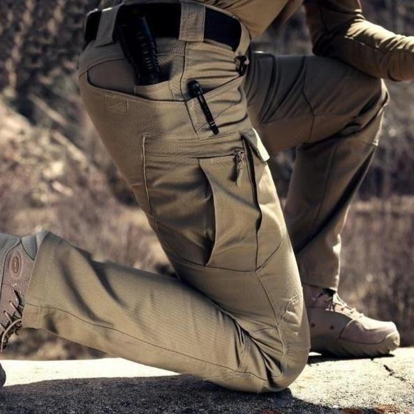 Dehnbare Cargohose mit Taschen für Herren